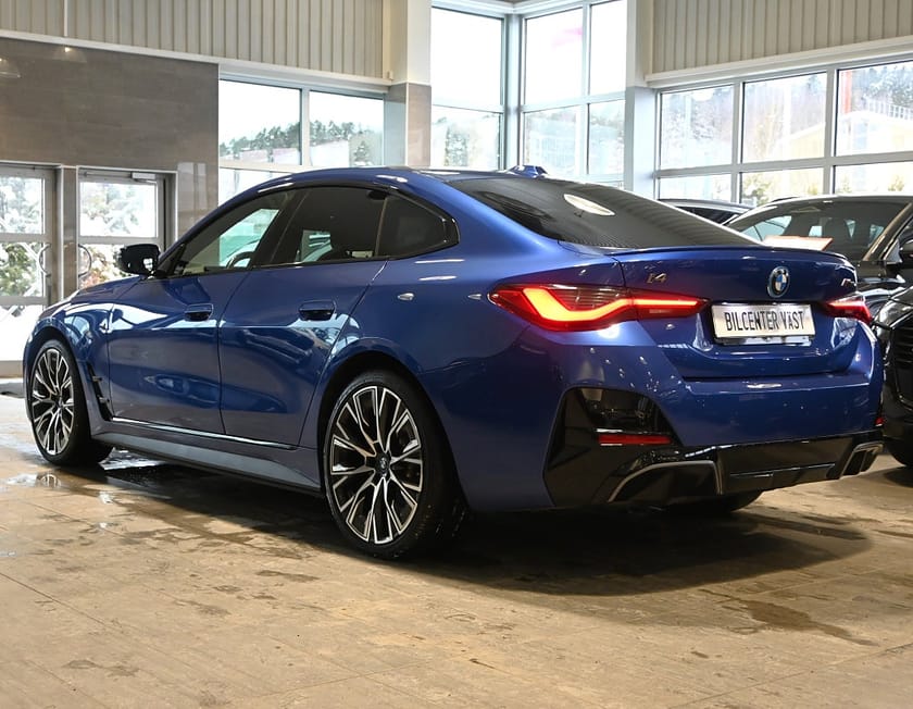Bild 4 av BMW i4 M50 xDrive Gran Coupé Fully Charged M Sport Laser HUD Drag