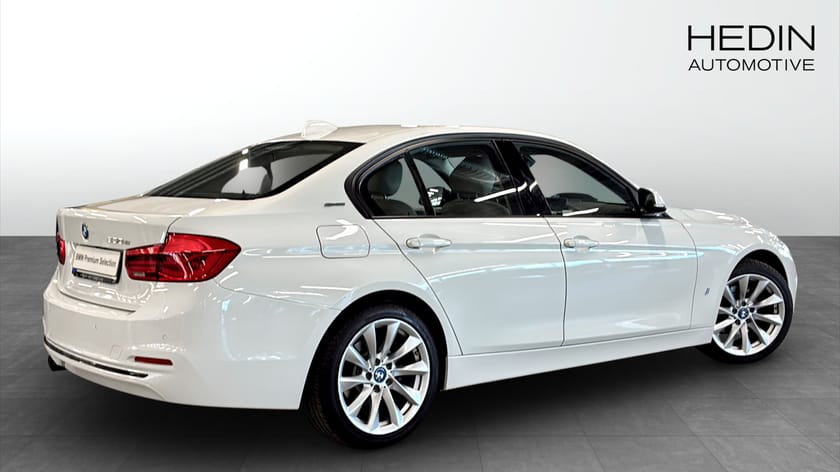 Bild 2 av BMW 330e Sedan iPerformance Sport Line Backkamera H/K Navigation