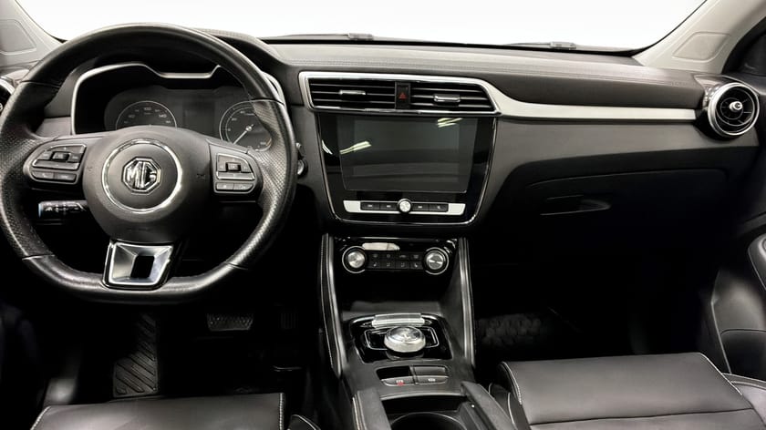 Bild 4 av MG ZS EV //ZS // LHD 45KWH //LUXURY MY21 // PANO // CARPLAY