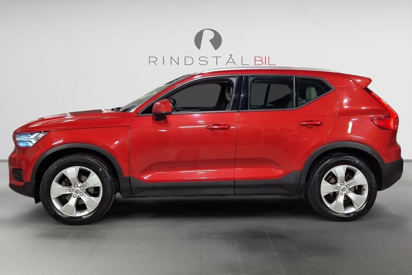 Bild 4 av Volvo XC40 T3 156 HK MOMENTUM VOC DRAG B-VÄRM LED 2ÄGARE 18"
