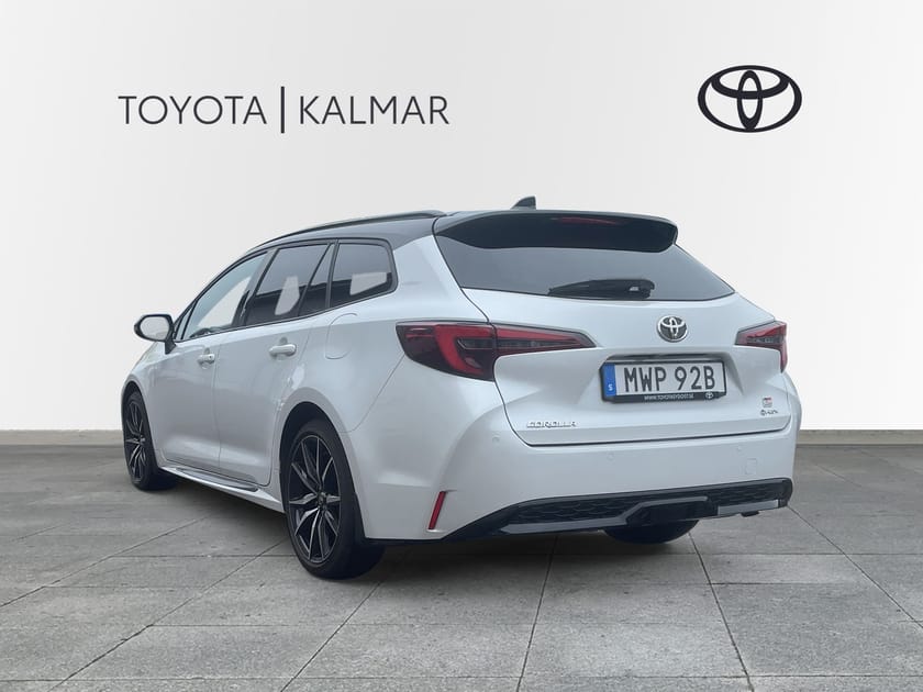 Bild 2 av Toyota Corolla Touring Sports Hybrid TS 1,8 GR-Sport Backkamera Rattvärme Adaptiv farthållare
