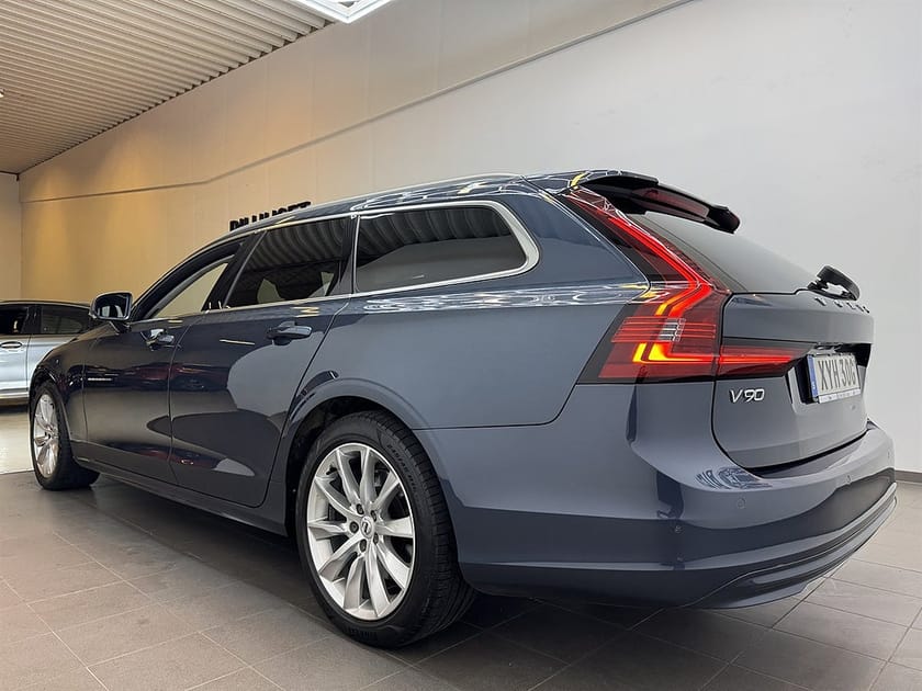 Bild 4 av Volvo V90 B4 AWD 197hk Momentum Värmare/Navi/Bkamera/Krok/Carplay/Nyservad
