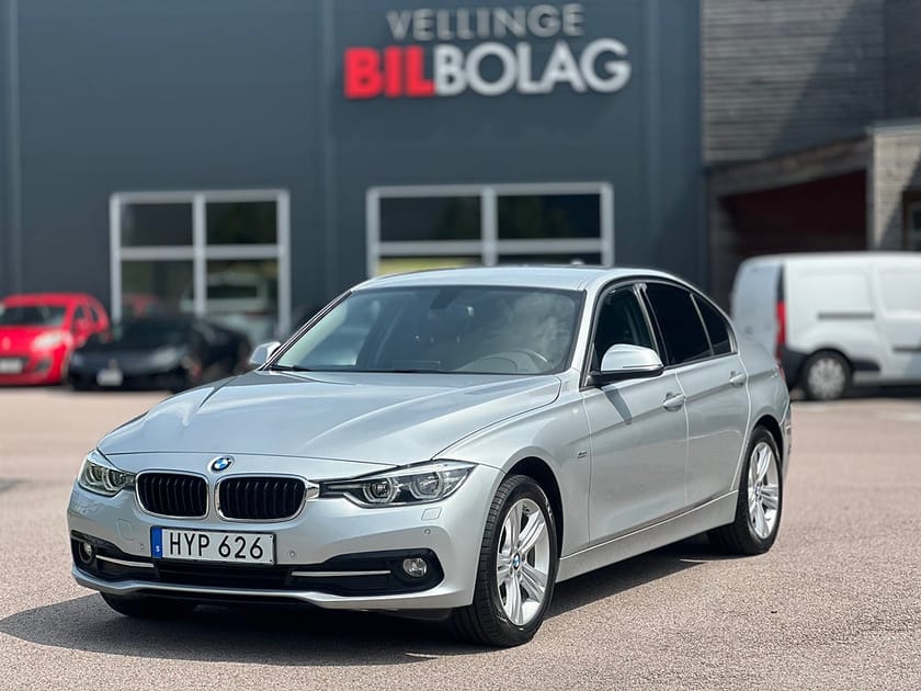 Bild 2 av BMW 320d xDrive Sedan 320 Sport line Drag | Navi | HiFi | Skinn