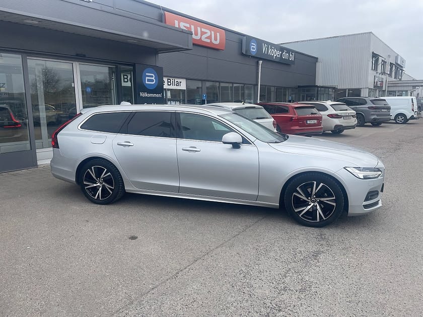 Bild 2 av Volvo V90 D4 AWD Momentum, AUT, H&K,NAV,Värmare,Backkamera