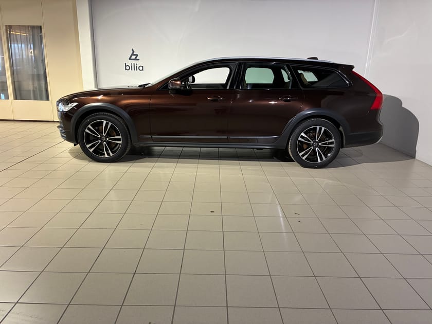 Bild 4 av Volvo V90 Cross Country D4 AWD Advanced Edt | DRAGKROK | Nybytt kamrem |