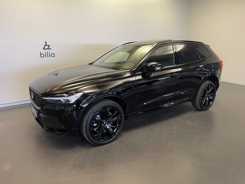 Bild 1 av Volvo XC60 T6 Plus Black Nordic Edition / Luftfjädring / Dragkrok / Tonade rutor /