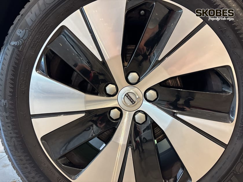 Bild 1 av Volvo XC40 D3 FWD Momentum Advanced Edition