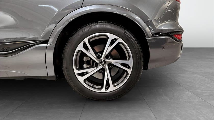Bild 4 av Audi Q6 e-tron quattro SUV  388HK S-line *KAMPANJ