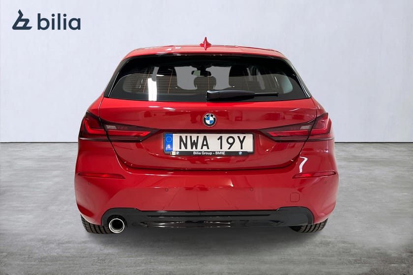 Bild 4 av BMW 118i Sport line/ PDC fram & bak/ Nav