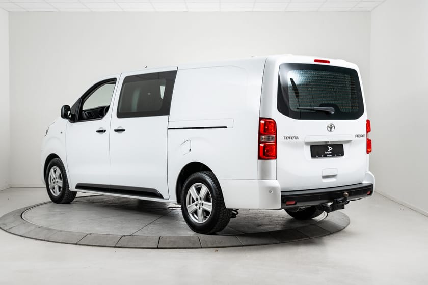 Bilde 5 av Toyota Proace 2,0 D 144 Comfort L2H1 THB aut Cruise/Krok/Varmer/Kam