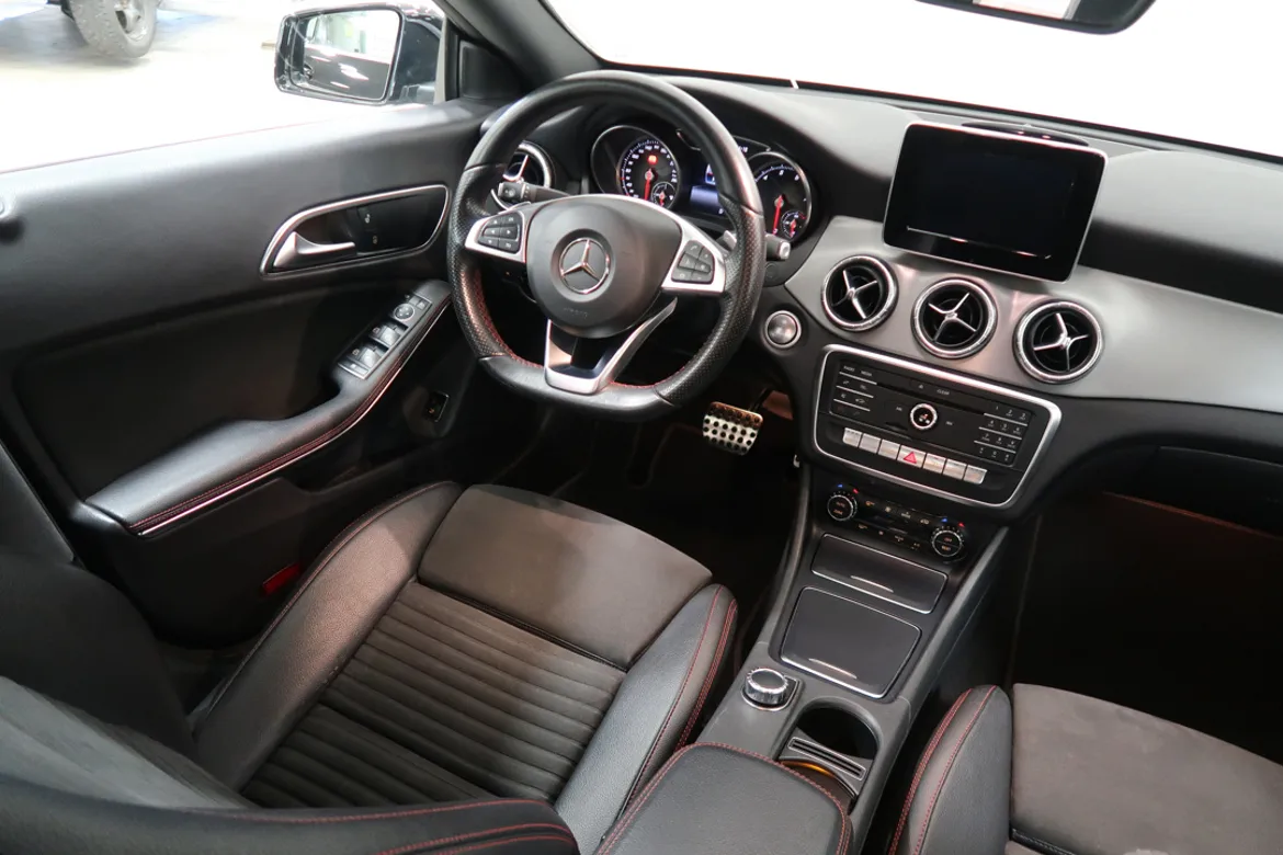 Mercedes-Benz CLA 180