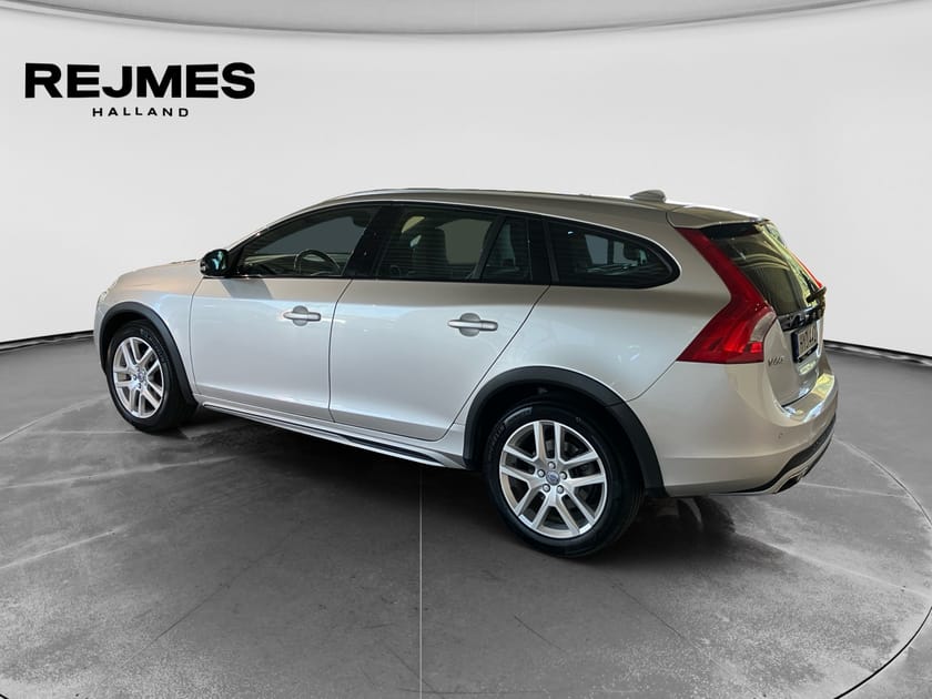 Bild 2 av Volvo V60 Cross Country D4 AWD Bus Adv Summum