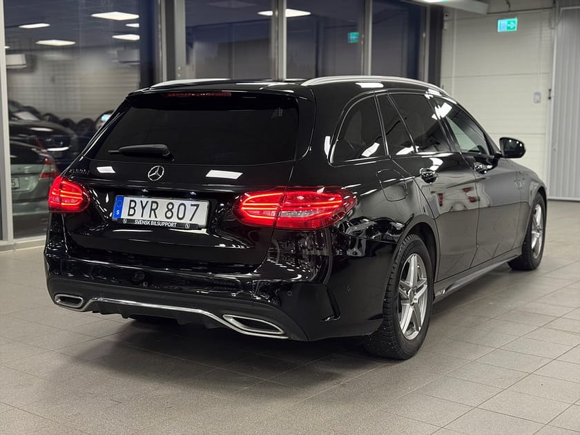 Bild 3 av Mercedes-Benz C 200 T d C200 AMG-line Navi Backkamera Drag