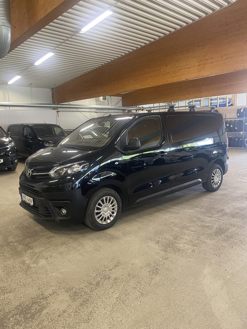 Bild 1 av Toyota Proace MEDIUM 2,0D 145 HK COMFORT | Dragkrok | Vinterhjul