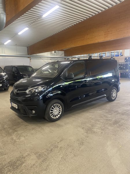 Toyota Proace MEDIUM 2,0D 145 HK COMFORT | Dragkrok | Vinterhjul