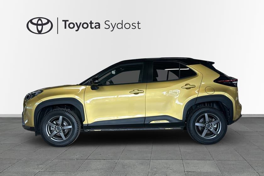 Bild 4 av Toyota Yaris Cross Hybrid AWD-i 1,5 ADVENTURE - BITONE, JBL 116hk