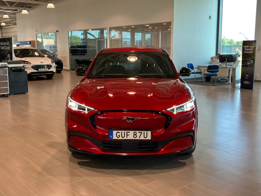 Bild 5 av Ford Mustang Mach-E Standard Range AWD SR 400KM - Teknikpaket