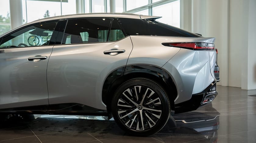 Bild 5 av Lexus RZ 500e Luxury Dragkrok / Vinterhjul / Serviceavtal