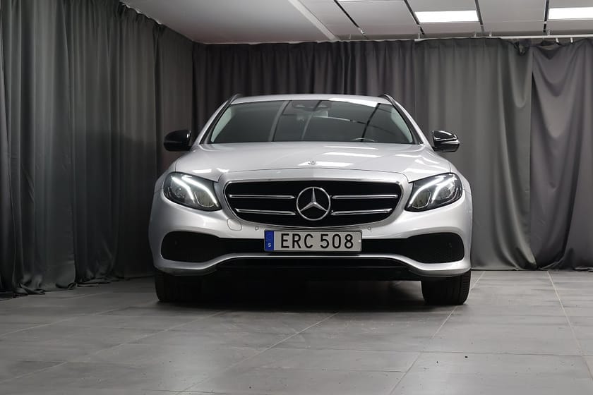 Bild 3 av Mercedes-Benz E 220 T d Avantgarde Head-Up Night Drag