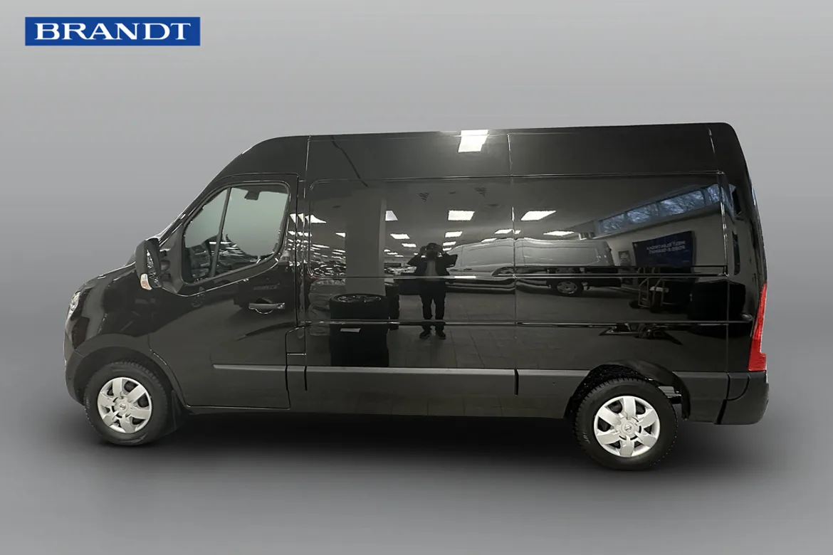 Nissan NV400