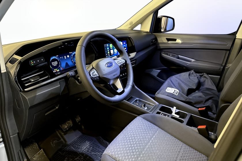 Bild 4 av Ford Grand Transit Connect Limited Plug-in Hybrid *Vinterhjul på köpet*