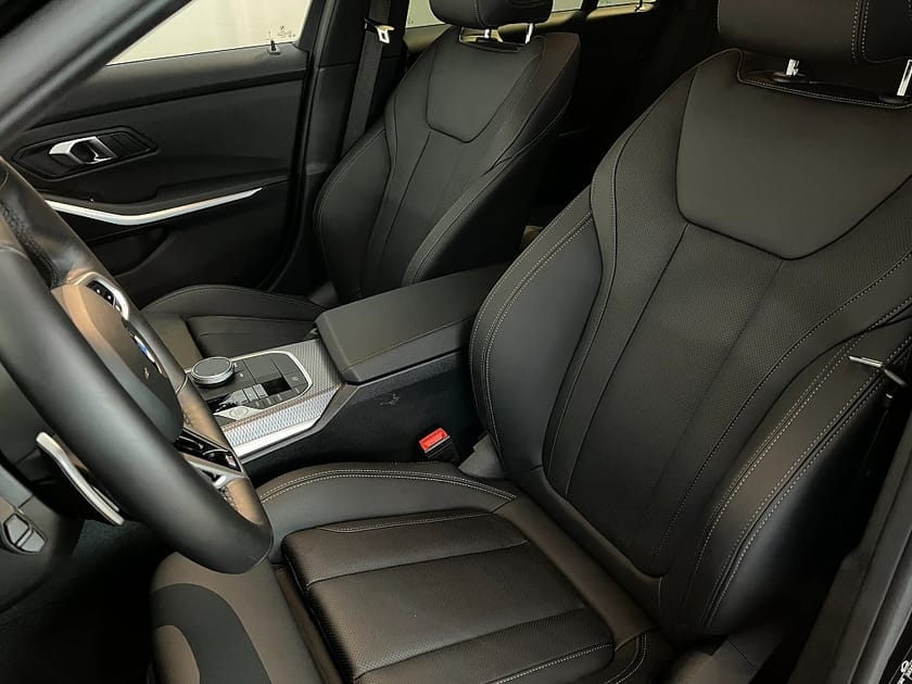 Bild 5 av BMW 320d xDrive Touring 4,95% ränta M-Sport AdaptivFarthållare