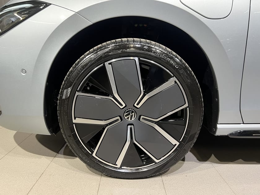 Bild 5 av Volkswagen Passat Variant eHybrid 272HK R-Line DRAG