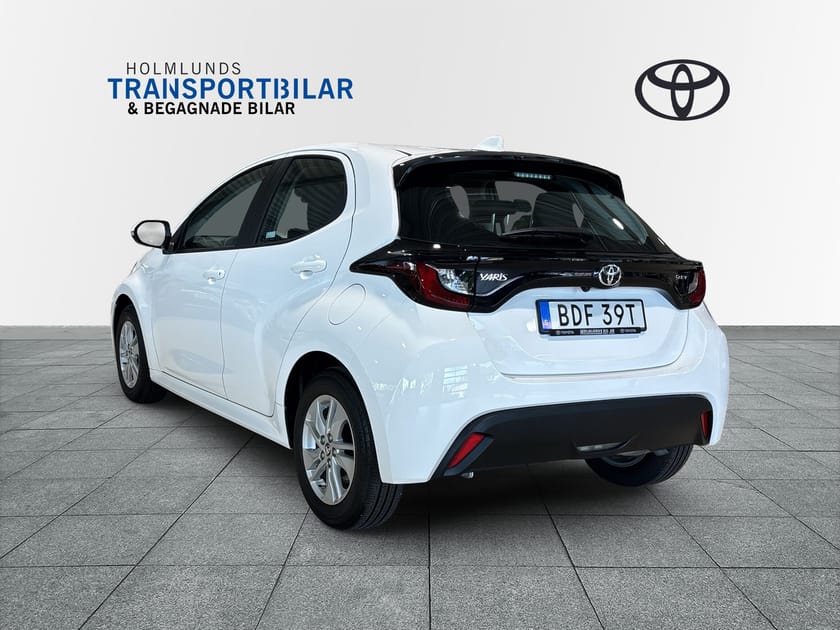 Bild 3 av Toyota Yaris Hybrid 115 1,5 CVT Active Komfort (116hk) Vinterhjul