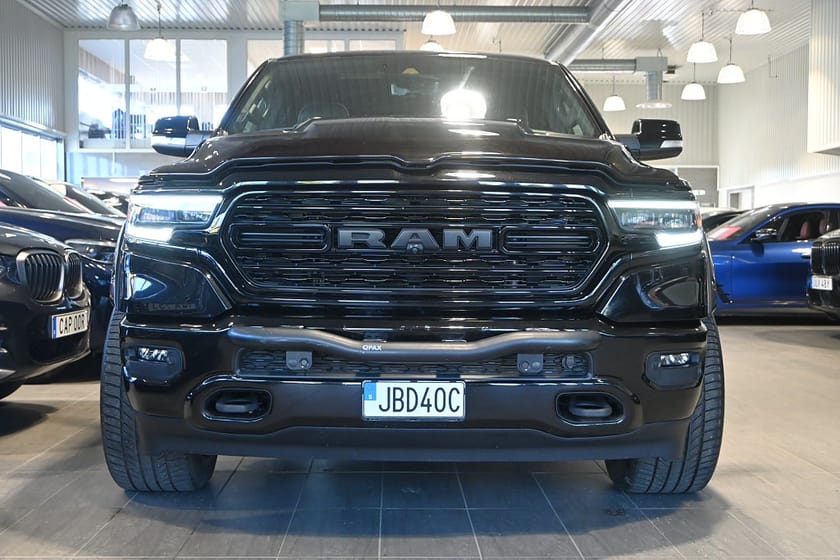 Bild 5 av RAM 1500 Crew Cab Limited Night 394hk Släde Kåpa Breddad TUFF