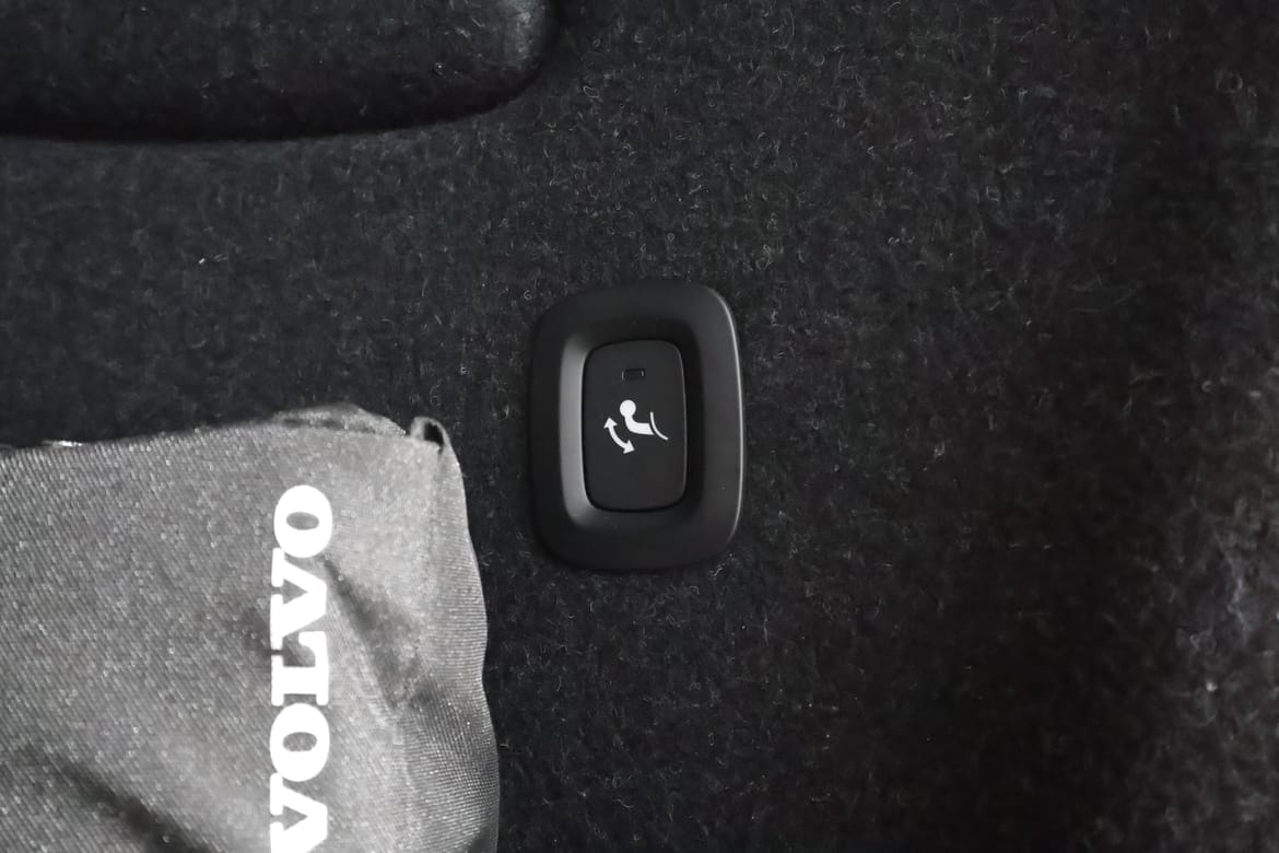 Volvo XC40 2023 - miniatyr 17