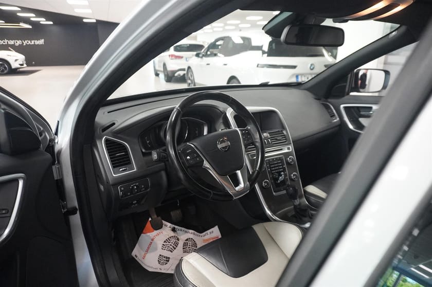 Bild 3 av Volvo XC60 D4 AWD 163hk Dragkrok Glastak