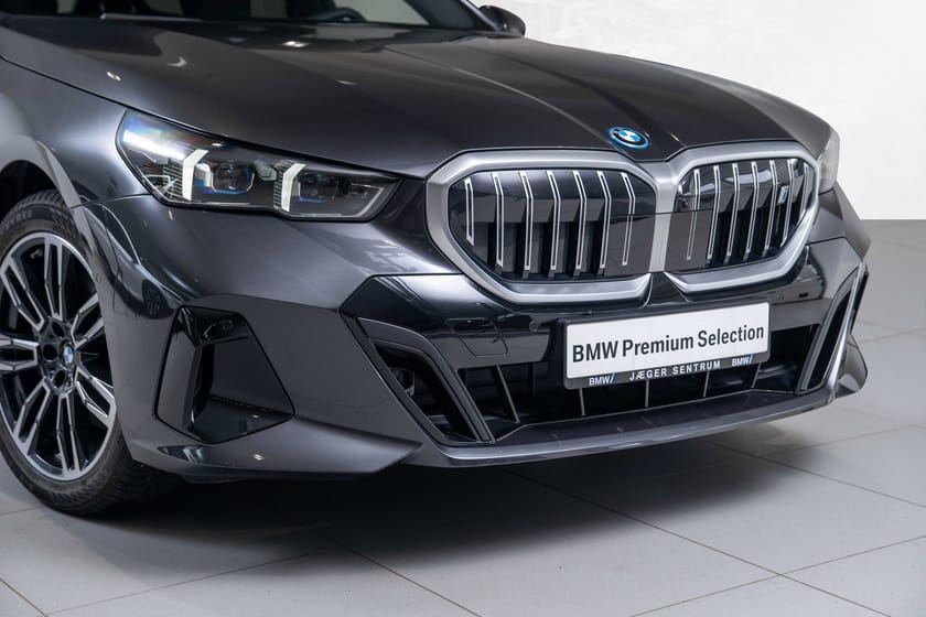 Bilde 2 av BMW i5 xDrive40 Touring 6,29% Rente - Glasstak-Krok-Skinn-Bower&Wilkins