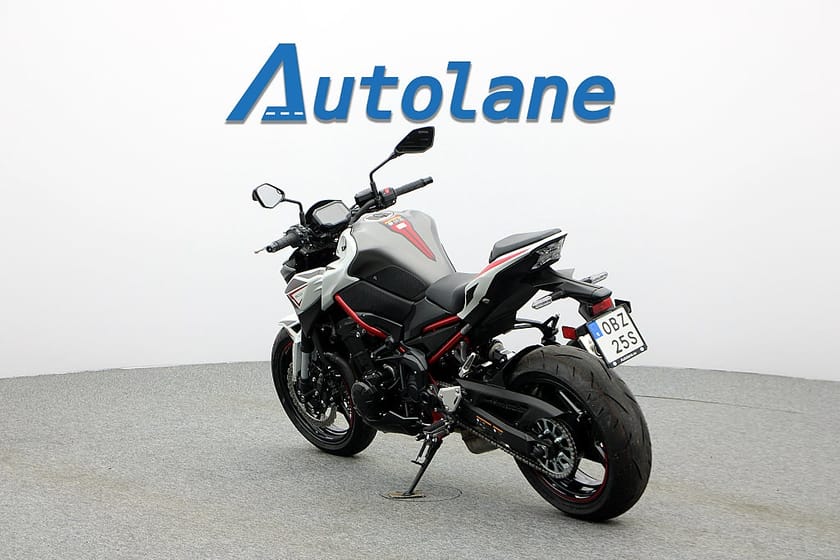 Bild 3 av Kawasaki Z900 *RESERVERAD*