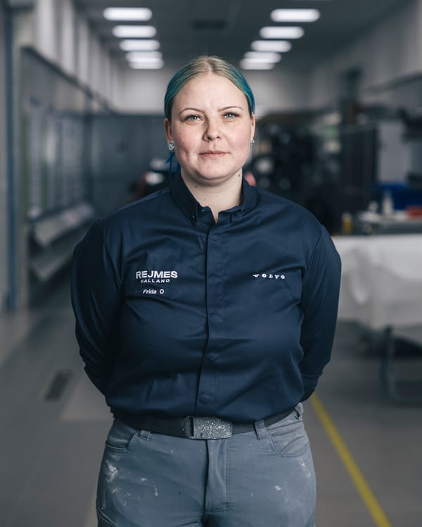 FRIDA OLSSON - Lacktekniker