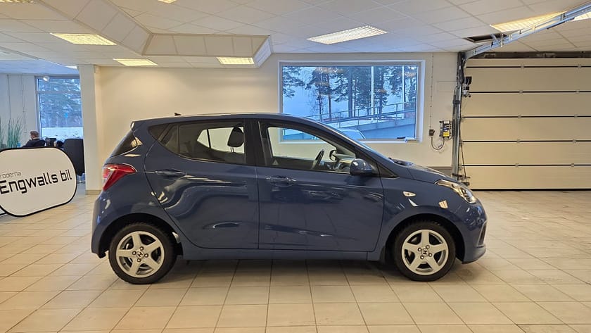 Bild 4 av Hyundai i10 1.0 ComfortPlus V-hjul M&K-värmare Nyservad Rattvärme