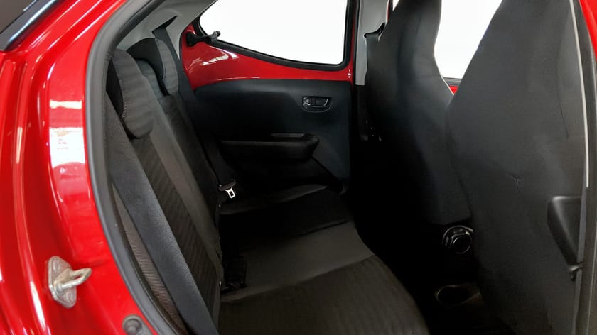 Bild 5 av Toyota Aygo X-PLAY 1.0 VVT-i KAMERA CARPLAY FARTHÅLLARE