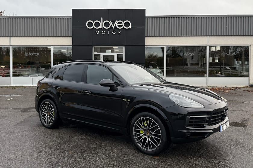 Bild 1 av Porsche Cayenne E-Hybrid S NIGHTVISION PASM 14-VÄGS PANO DRAG VHJUL