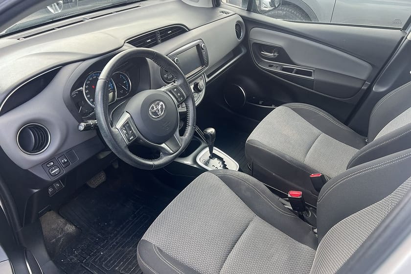 Bild 1 av Toyota Yaris Hybrid e-CVT Active Aut