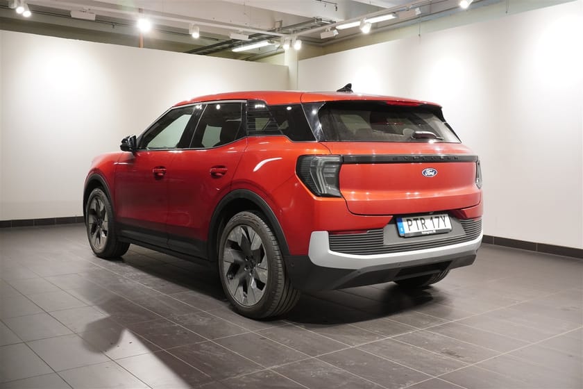 Bild 3 av Ford Explorer EV Extended Range AWD Premium Long 78kWh 340hk Panoram, Drag, Värmepump