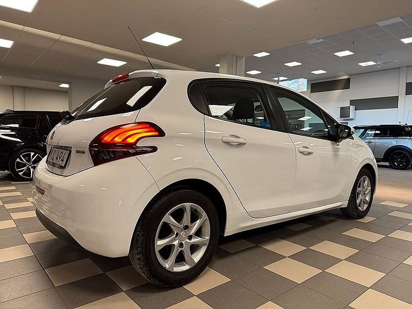 Bild 5 av Peugeot 208 5-dörrar 1.2 PureTech AppConnect Kamrem byttEuro 6