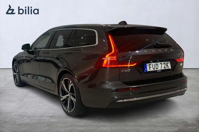 Bild 2 av Volvo V60 Recharge T6 Core Edition | Drag | H&K | 19''