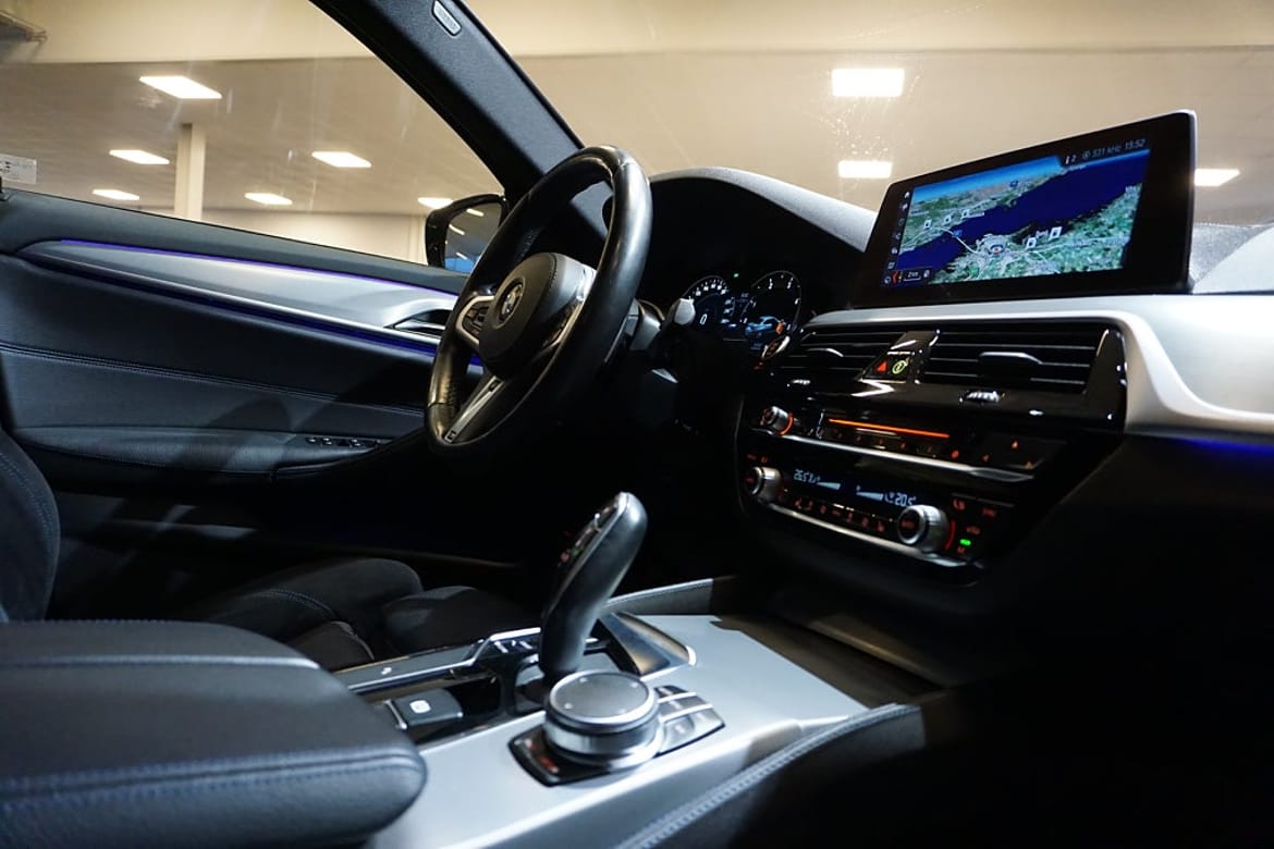 BMW 5-serie 2019 - miniatyr 16