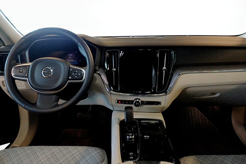 Bild 4 av Volvo V60 Recharge T6 II Core Edition