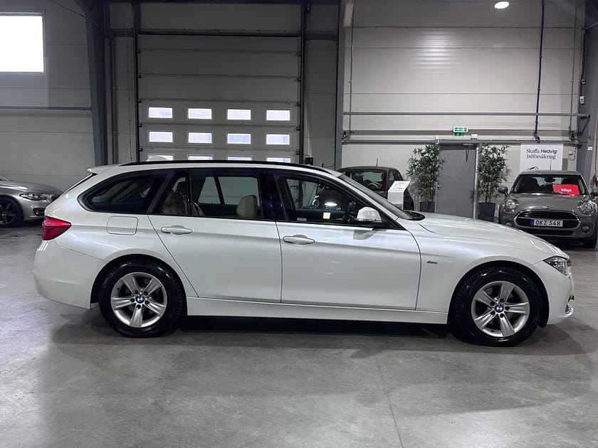 Bild 4 av BMW 320d xDrive Touring 320 Sport line M Ratt Läder El-Drag 190hk