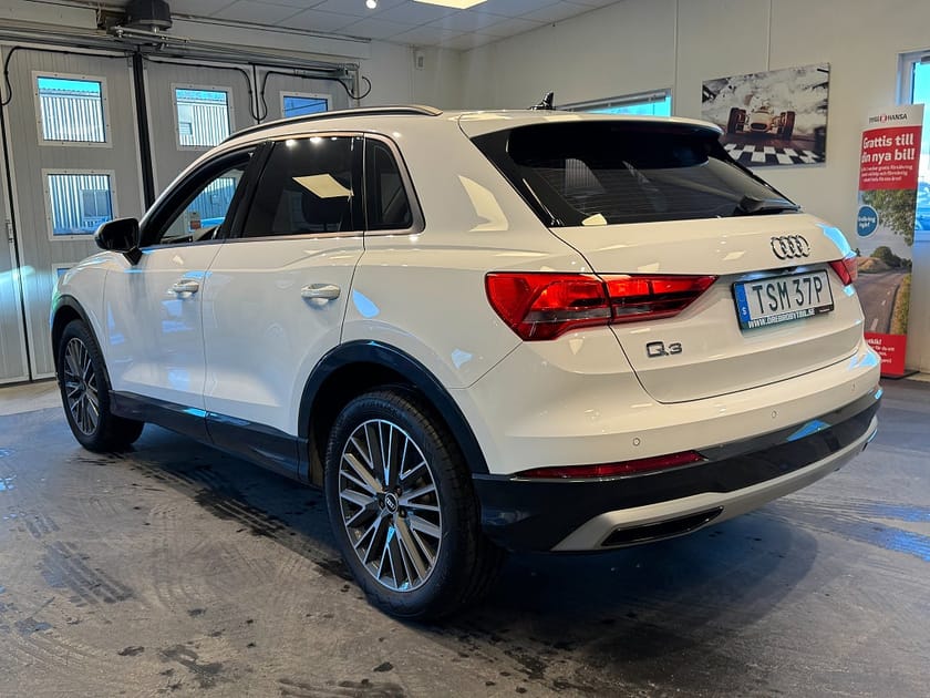 Bild 3 av Audi Q3 35 TFSI 1.5 MHEV S Tronic Proline  Drag Värmare