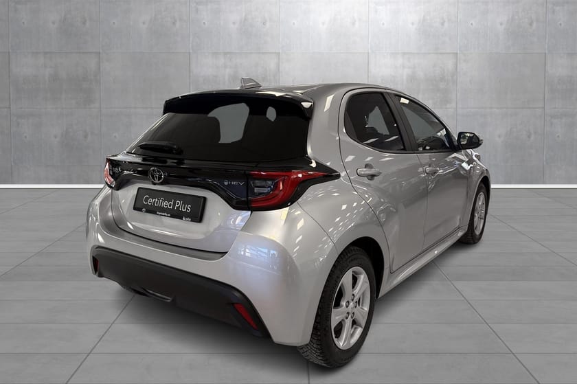 Bilde 5 av Toyota Yaris Hybrid 115 /R-KAMRA/RATTVARME/LETTKJØRT/ACTIVETECH/