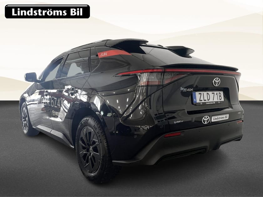 Bild 4 av Toyota bZ4X AWD Executive 73.1 kWh 343hk S&V-Hjul JBL Moms