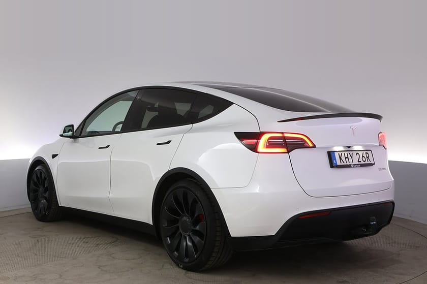 Bild 4 av Tesla Model Y Performance Autopilot Panorama Drag