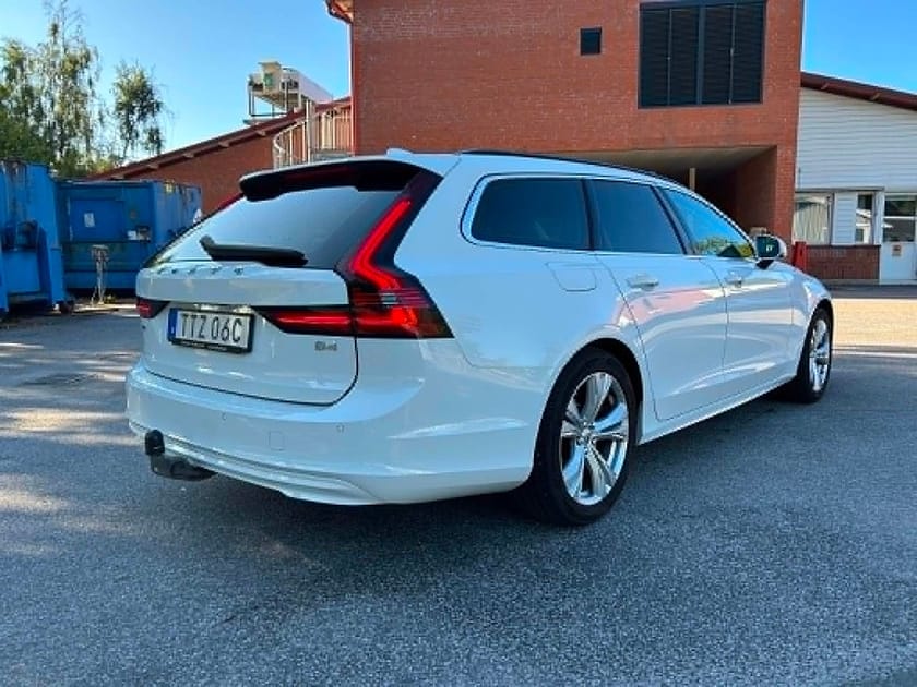 Bild 2 av Volvo V90 B4 197 hk Geartronic Momentum Adv Edt Euro 6 Drag