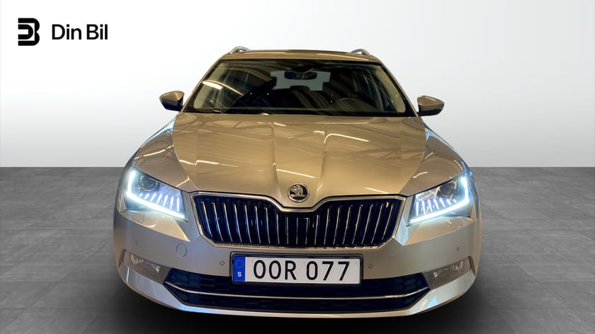 Bild 4 av Škoda Superb Kombi 2.0 TDi 4X4 L&K Värmare Drag Skinn 190HK